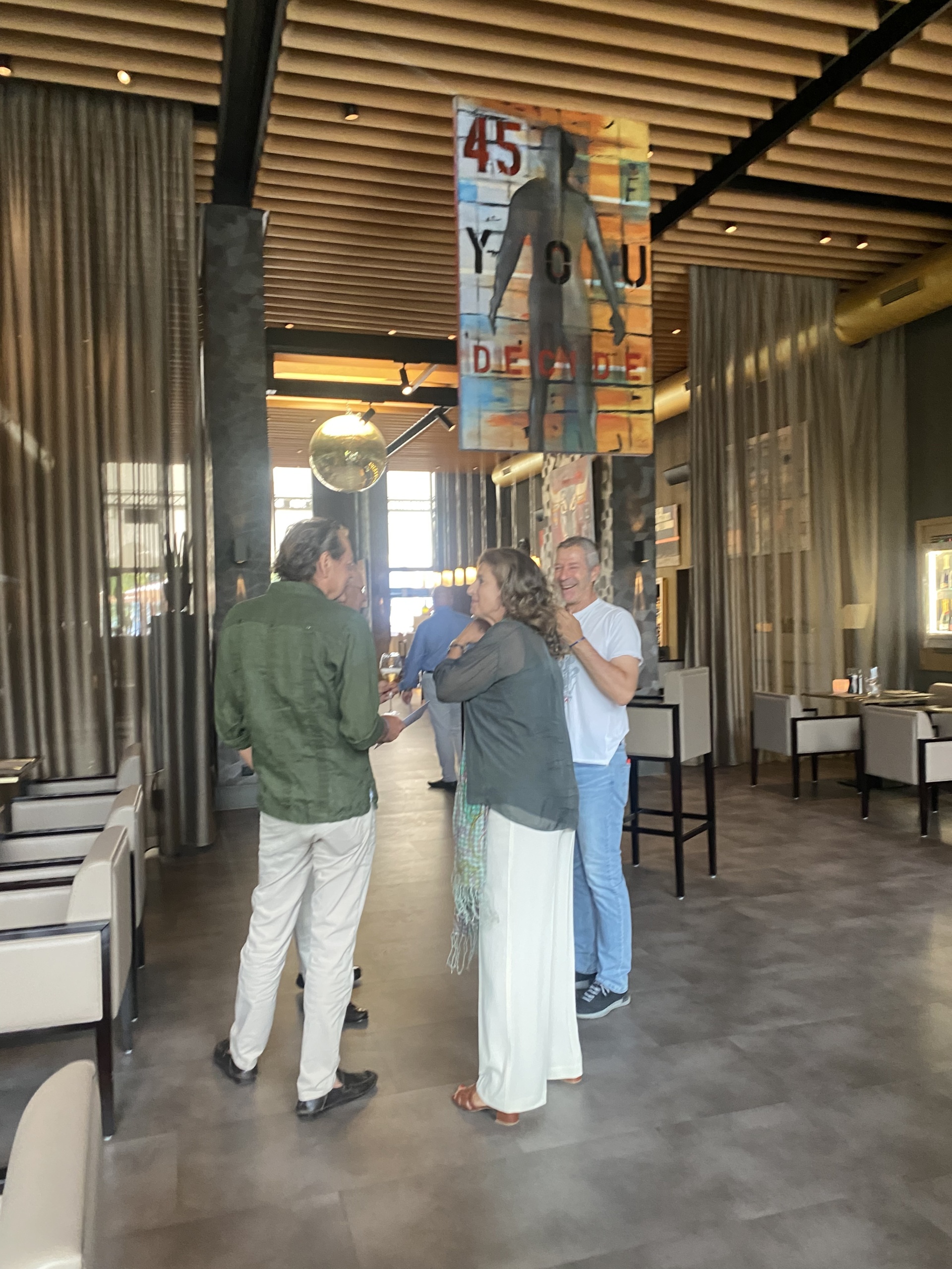 758AEE04-6CF7-4899-A569-6DD69F15E2B0